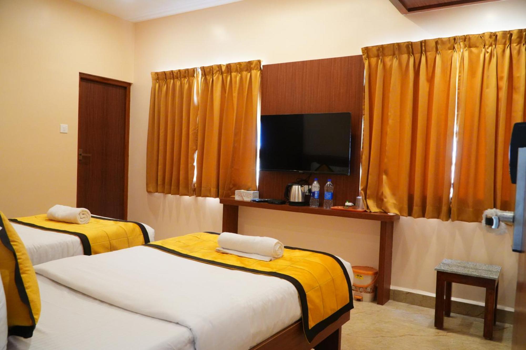 Uj Pallazzio - Business Class Luxury Hotel Tiruvannamalai Exterior photo