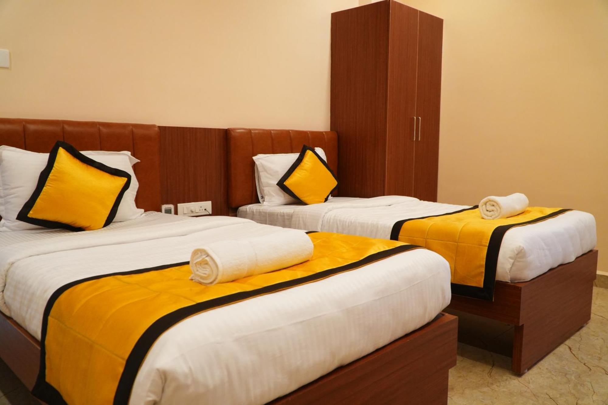 Uj Pallazzio - Business Class Luxury Hotel Tiruvannamalai Exterior photo