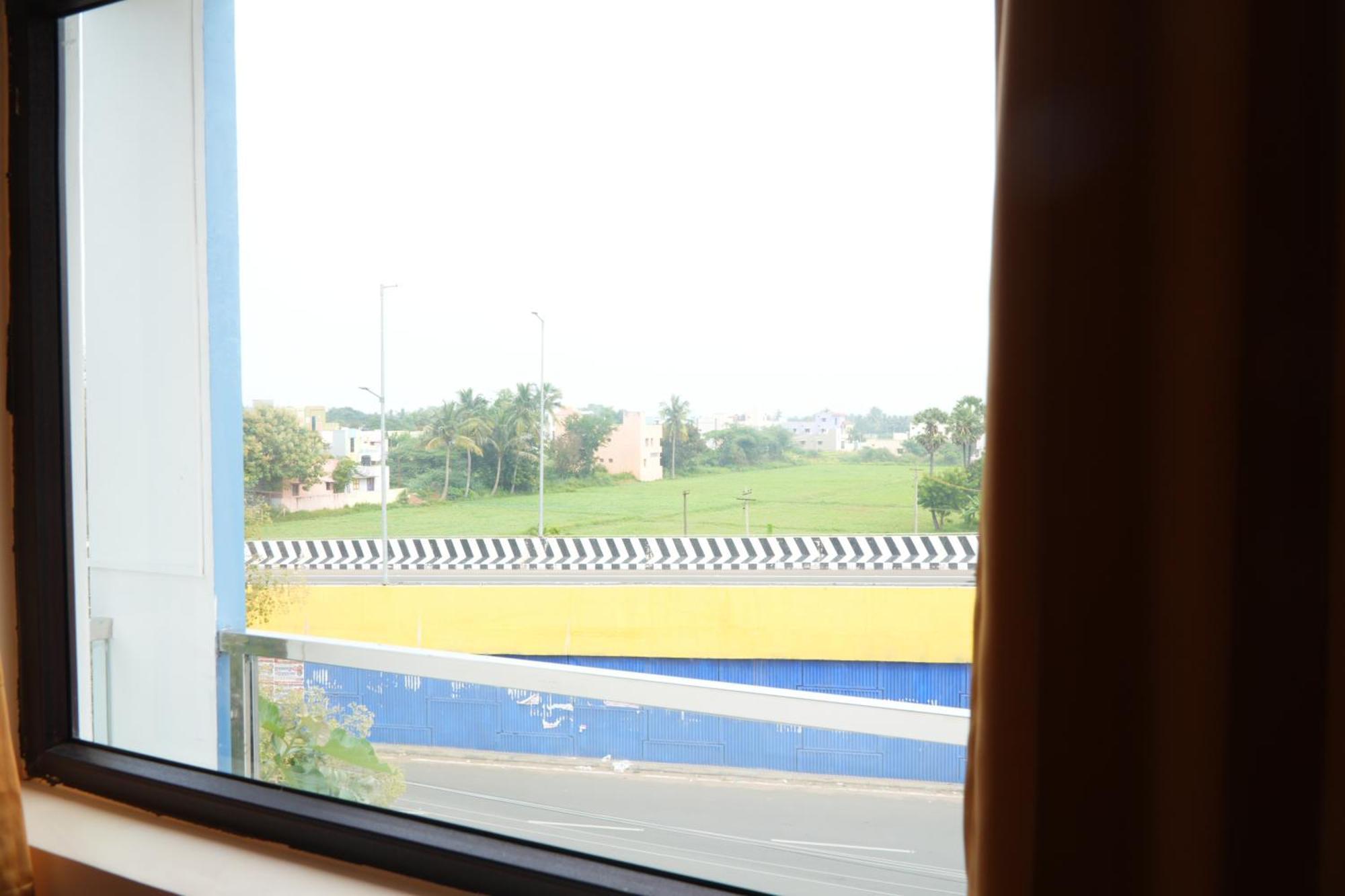 Uj Pallazzio - Business Class Luxury Hotel Tiruvannamalai Exterior photo